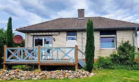 Modernized detached house with a large garden.