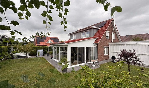 Move in and feel at home: Modernized single-family house with conservatory in Varel-Büppel.