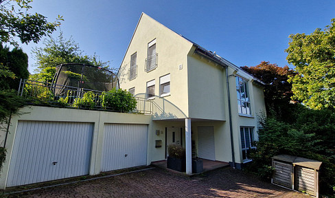 Charming, well-designed single-family home with the highest standard of living, featuring a beautiful garden in a picturesque setting, for sale – ideal for families or couples who appreciate quality.