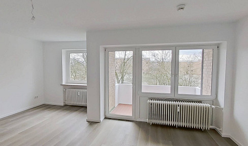 Looking for a bright and cheerful space? This sunny 2-room apartment with a balcony is what you need.