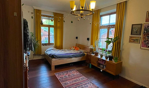Charmante 3-Zimmer-Wohnung mit Bergblick, Balkon und Stellplatz