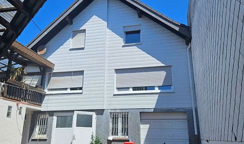 Two spacious houses on a 2000 square meter property, located in the heart of the Palatinate Forest.