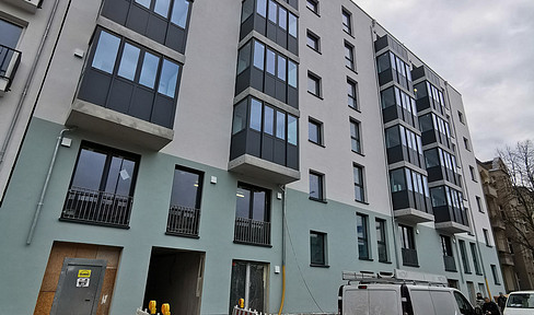 First occupancy: Beautiful 21 m² one-room apartment with fitted kitchen, balcony, and adjacent rooftop terrace in Schöneberg.