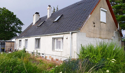 Pollitz, detached house (EFH) with outbuildings.
