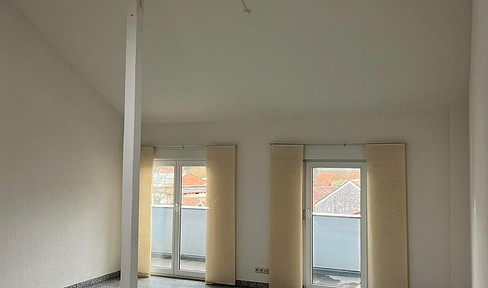 Gemütliche 2-Zimmer-Penthouse-Wohnung mit Balkon und Einbauküche in Wehr