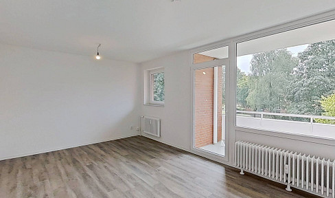 Modern 3-room apartment with a BALCONY and plenty of natural light.