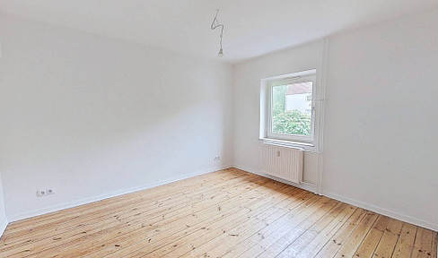 Cozy 2-room apartment with beautiful hardwood floors and plenty of natural light.