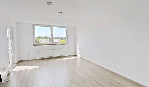 Large shared room with plenty of natural light and a private balcony, located in the Kinderhaus district of Münster.
