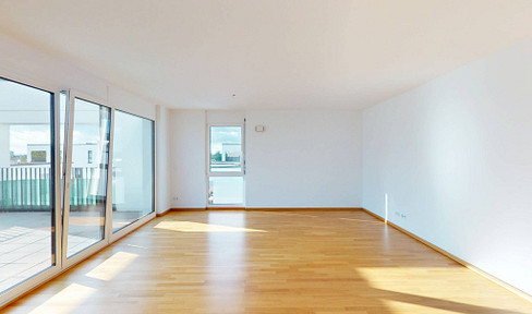Spacious 3-room apartment with fitted kitchen and a large rooftop terrace, located in the Franklin district.