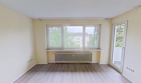 Your new home: A cozy 3-room apartment with a BALCONY and plenty of comfort.