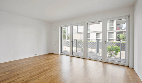 Modern 2-room apartment with a view of the Weser River.