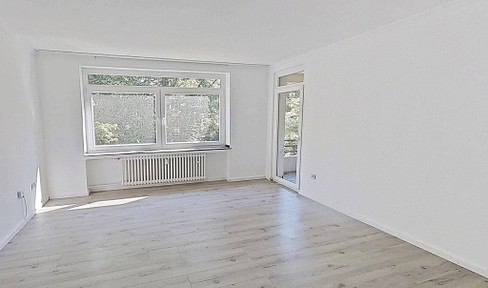 Spacious 3-room apartment with a balcony, located in a quiet residential area.