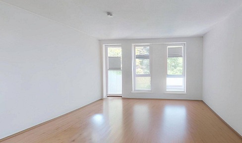 ** Helle 2 Zimmer-Wohnung mit BALKON in Hellerhof **