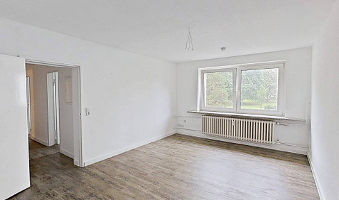 Modern 3-room apartment with a built-in kitchen.