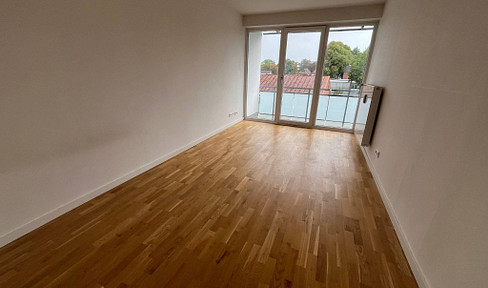 Schöne 2-Zimmer-Wohnung mit Balkon und EBK in Schenefeld