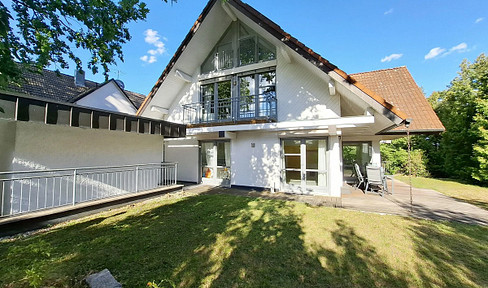 For sale by owner: Custom-designed architect-designed house with a gallery and garden – Fürth.