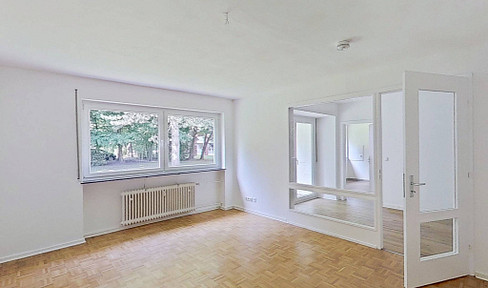 Bright 4-room apartment with a BALCONY and a well-designed layout.