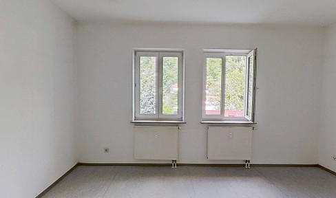Cozy 2-room apartment with a bathtub in the Cölln district.