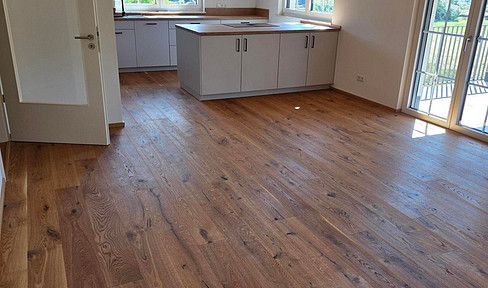 Erstbezug: 101m² Neubau mit Einbauküche, Haustiere willkommen, Balkon, 2 Stellplätze