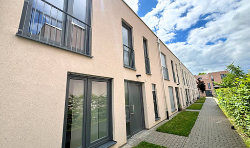 Renovated: Plenty of space for your family! - Spacious end-of-terrace house in Käfertal.