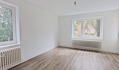 MOVE IN NOW AND SAVE ONE MONTH'S RENT: Bright 3-room apartment with a BALCONY and a BATH TUB.