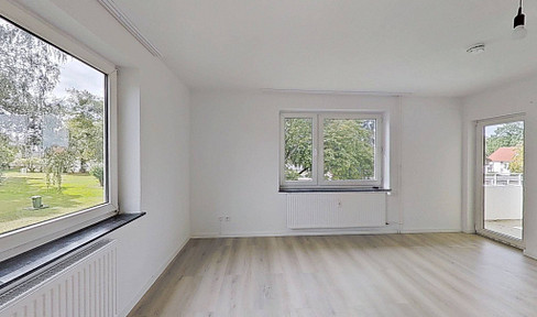 Renovated 5-room apartment with a balcony - perfect for a family.