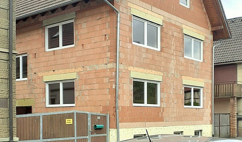 Unterkellertes Mehrparteienhaus aus 2013 im Rohbau zu verkaufen - als Kapitalanlage geeignet