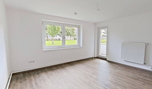Modern 1-bedroom apartment with fitted kitchen and balcony.