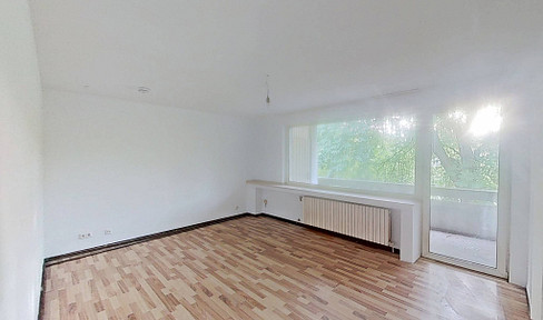 Spacious 3-room apartment with a balcony and a well-designed layout, located in Duisburg-Neumühl.