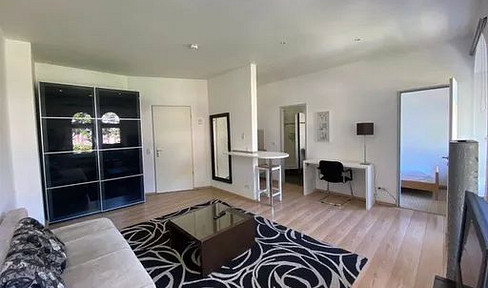 Räuschstr. 61 - Apartment 1OG, right side - left side.