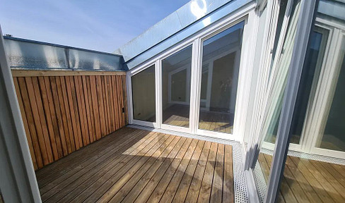 Sanierte Wohnung mit traumhaftem Blick von der Dachterrasse!