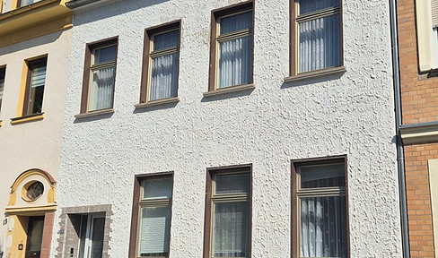 Beautiful terraced house for sale in a fantastic location.