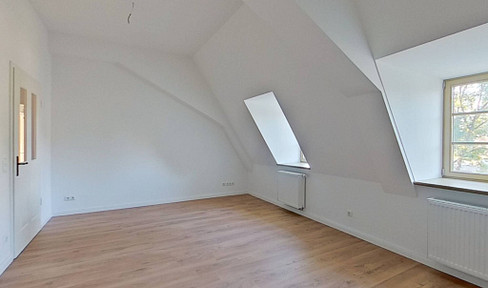 Traumhafte 3-Zi.-Dachgeschosswohnung in historischem Ambiente am Schloss