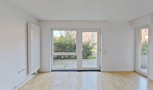 Spacious 3-room apartment with a terrace and a balcony.