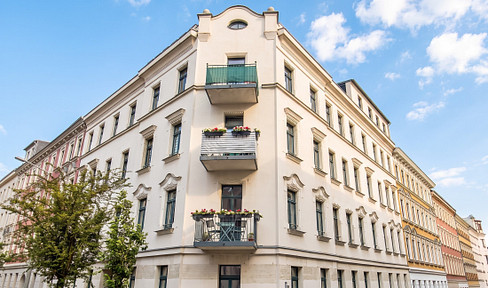 Frisch saniert in Stötteritz: 2 Zimmer mit großzügiger Wohnküche & Balkon ins Grüne
