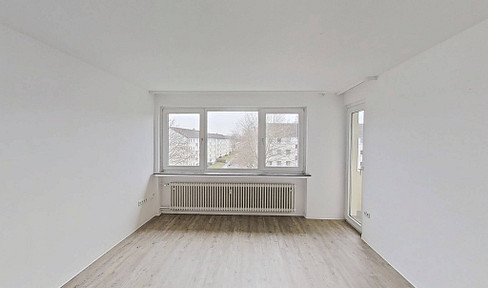 **Große 4-Zimmer-Wohnung mit BALKON und viel Platz für jedes Familienmitglied**