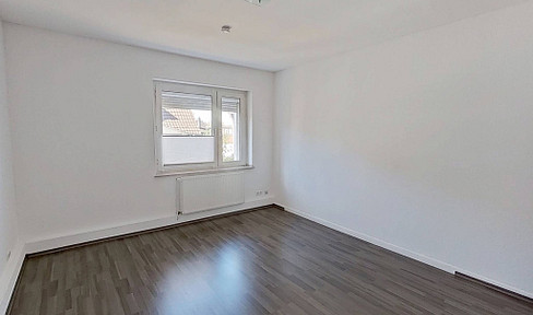 Großzügige 2-Zi.-Whg. mit Balkon in zentraler Lage