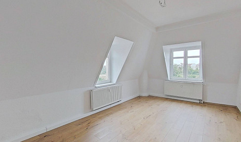 Helle 2-Zi.-Dachgeschosswohnung in einem wunderschönen Altbauhaus