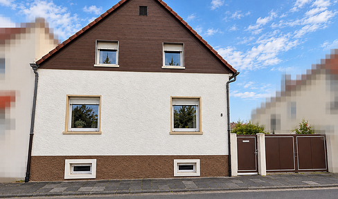 Freistehendes Einfamilienhaus mit Doppelgarage und großzügigem Garten in ruhiger Wohnlage von Forst