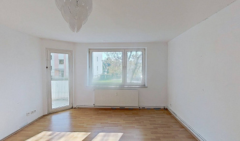 Ground floor apartment with 3 rooms, a balcony, and a bathtub in Minden-Dankersen.