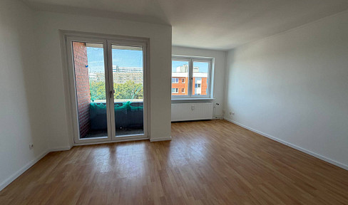 Space for dreams – a modern 3-room apartment with a balcony and a comfortable atmosphere.