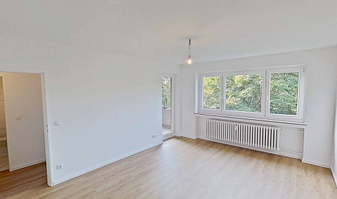 Stylish studio apartment with fitted kitchen and balcony in the Buntekuh district of Lübeck.