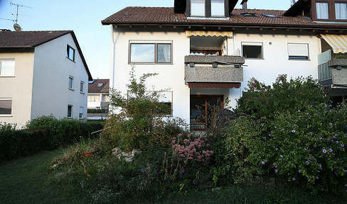 Bright 3.5-room garden apartment with a private terrace and garage, located in a quiet area, and available without any commission fees.