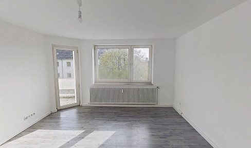 Large 3-room apartment with a balcony and plenty of natural light in Minden-Dankersen.