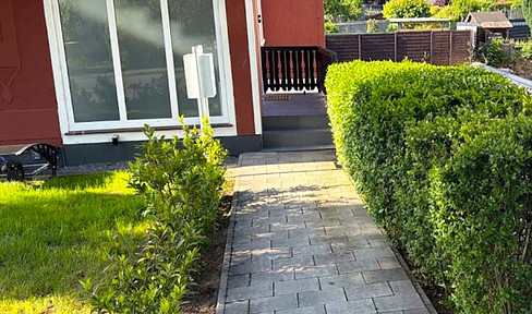Modern, spacious apartment with a private garden in Benefeld.
