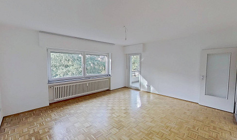 Spacious 3-room apartment with a balcony, located in a green and quiet residential area in Bielefeld-Senne.