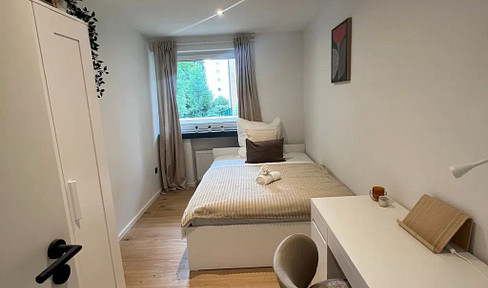 New apartment share being formed, located right next to the subway! Room available in shared apartment!
