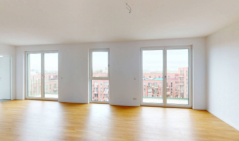 Modern 3-room apartment in Lichtenberg, including a high-quality kitchen, 3 balconies, and underfloor heating.