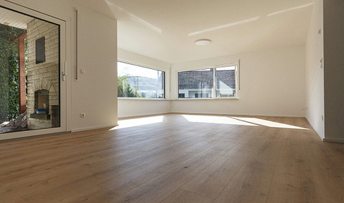 Bright, 3.5-room apartment with a climate ceiling.