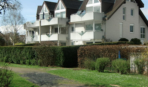 Penthouse apartment with gallery level (2.5 rooms), Neu-Isenburg, located in a nature reserve.